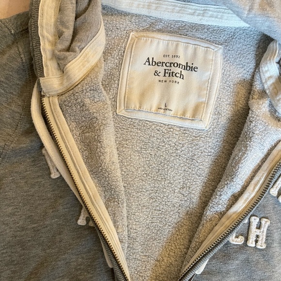Abercrombie & Fitch logo zip up hoodie - Picture 4 of 11